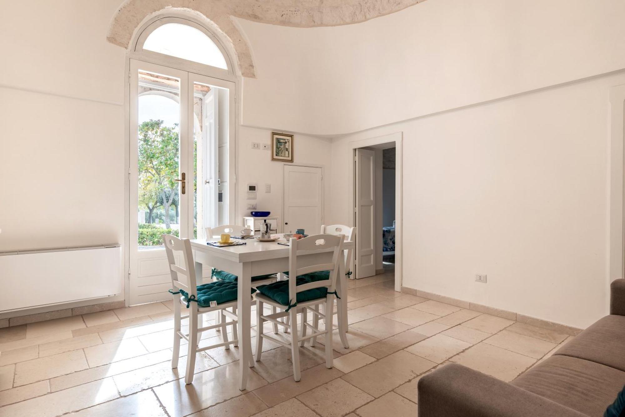 Trullo Degli Anelli In Masseria Cisternino Exterior photo