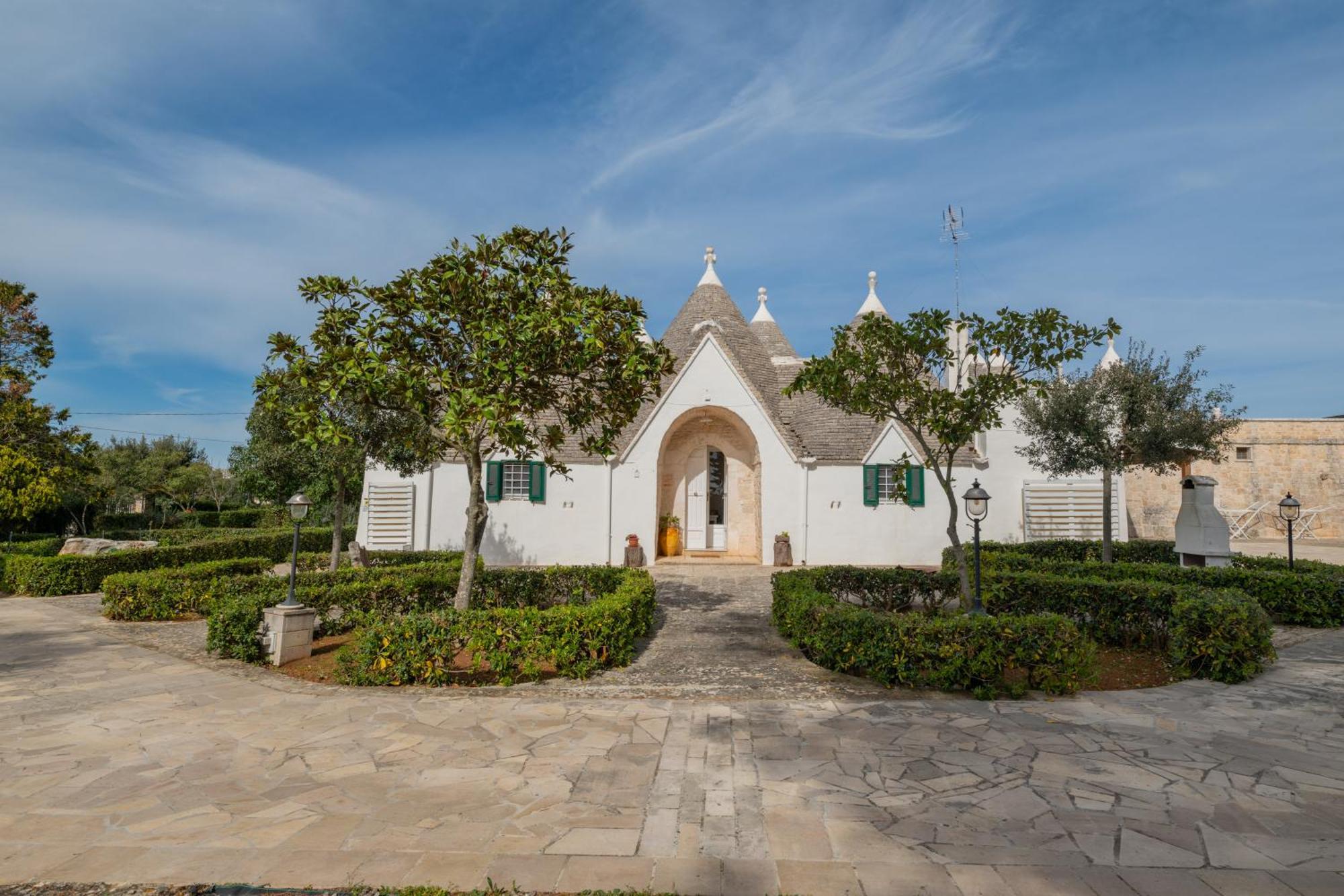 Trullo Degli Anelli In Masseria Cisternino Exterior photo